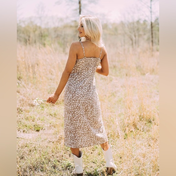 These Three Boutique / Miss Sparkling Wildflower Dress Size Small - Picture 3 of 9